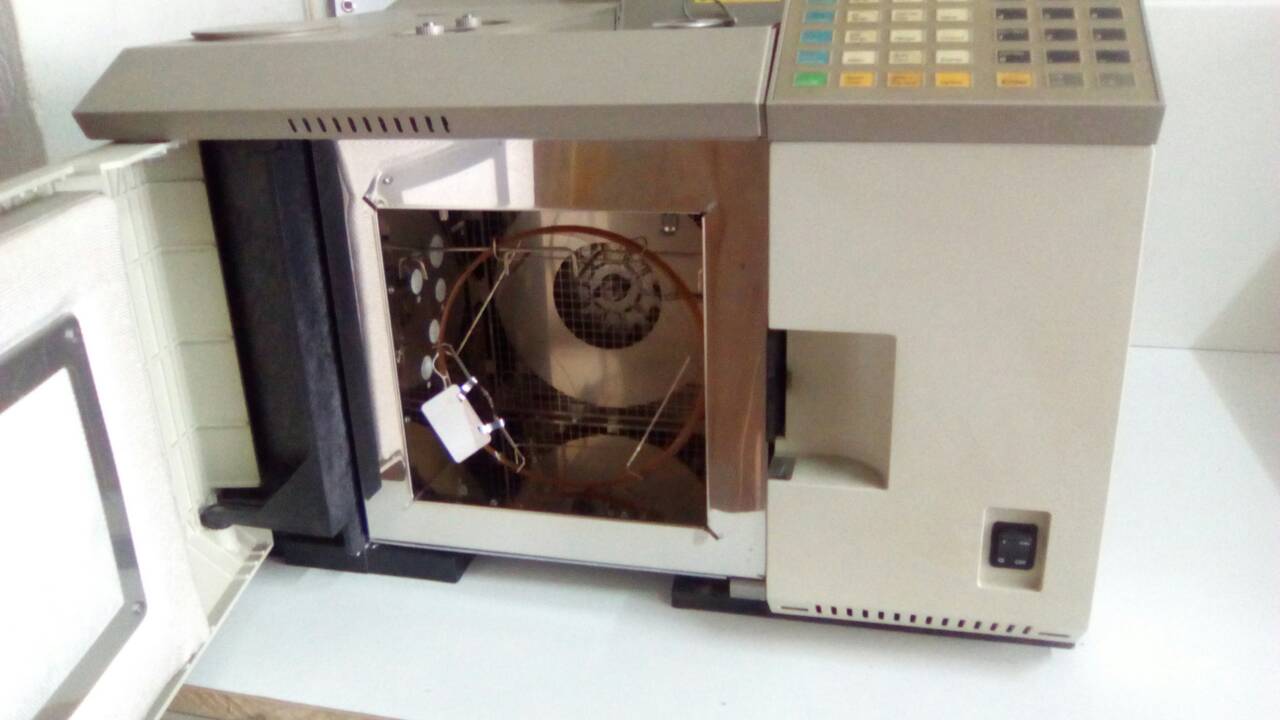 Refurbished Perkin Elmer Autosystem Gas Chromatograph with TotalChrom software, Refurbished - Image 3