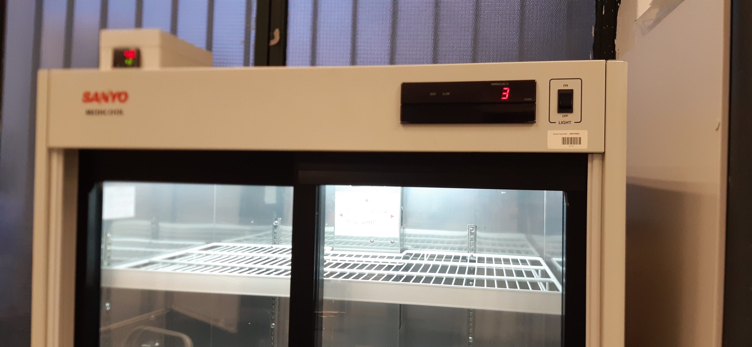 Sanyo Medicool MPR-513 Pharmaceutical Refrigerator, Refurbished - Image 11