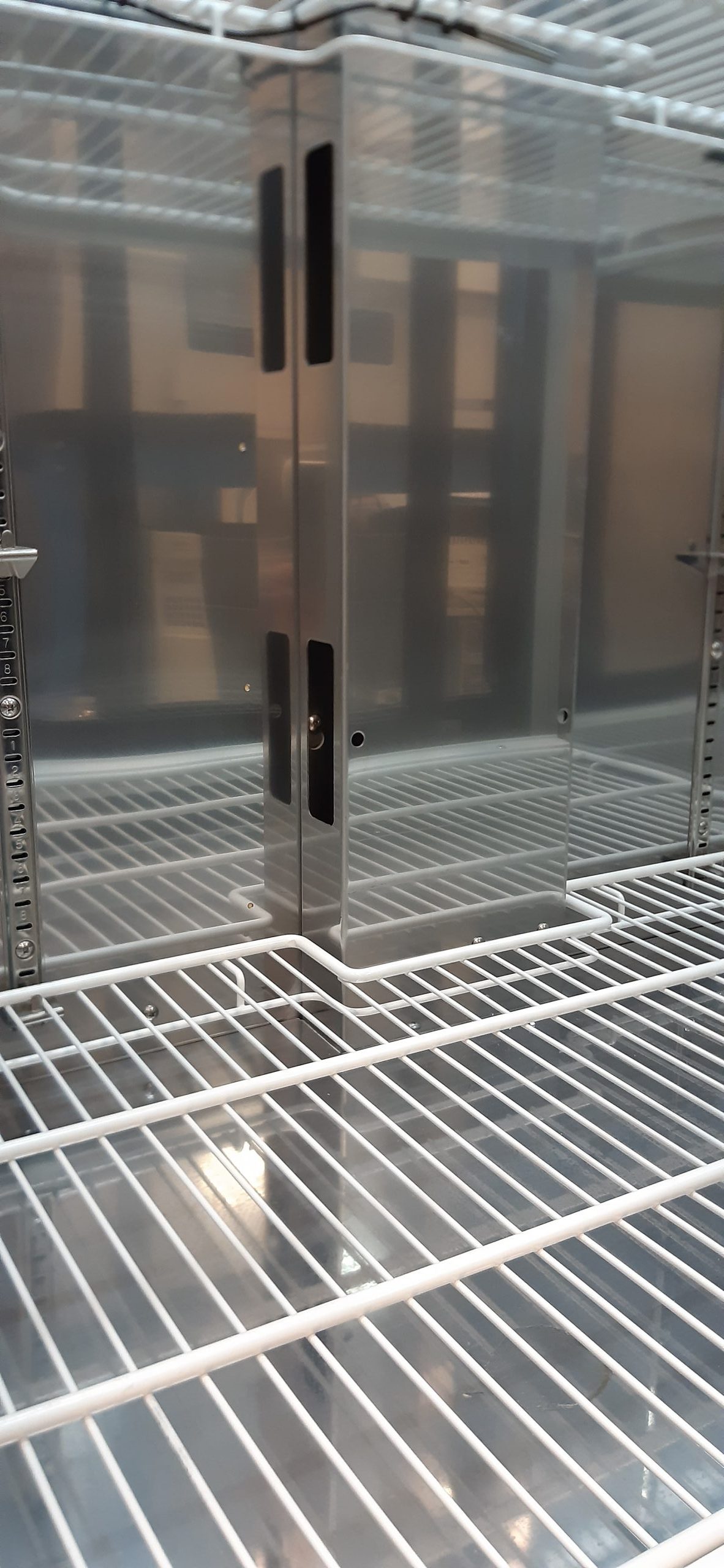 Sanyo Medicool MPR-513 Pharmaceutical Refrigerator, Refurbished - Image 9