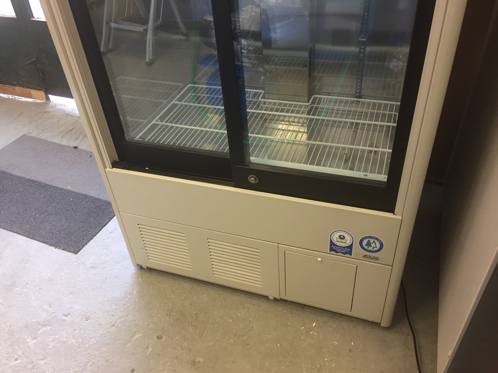 Sanyo Medicool MPR-513 Pharmaceutical Refrigerator, Refurbished - Image 2