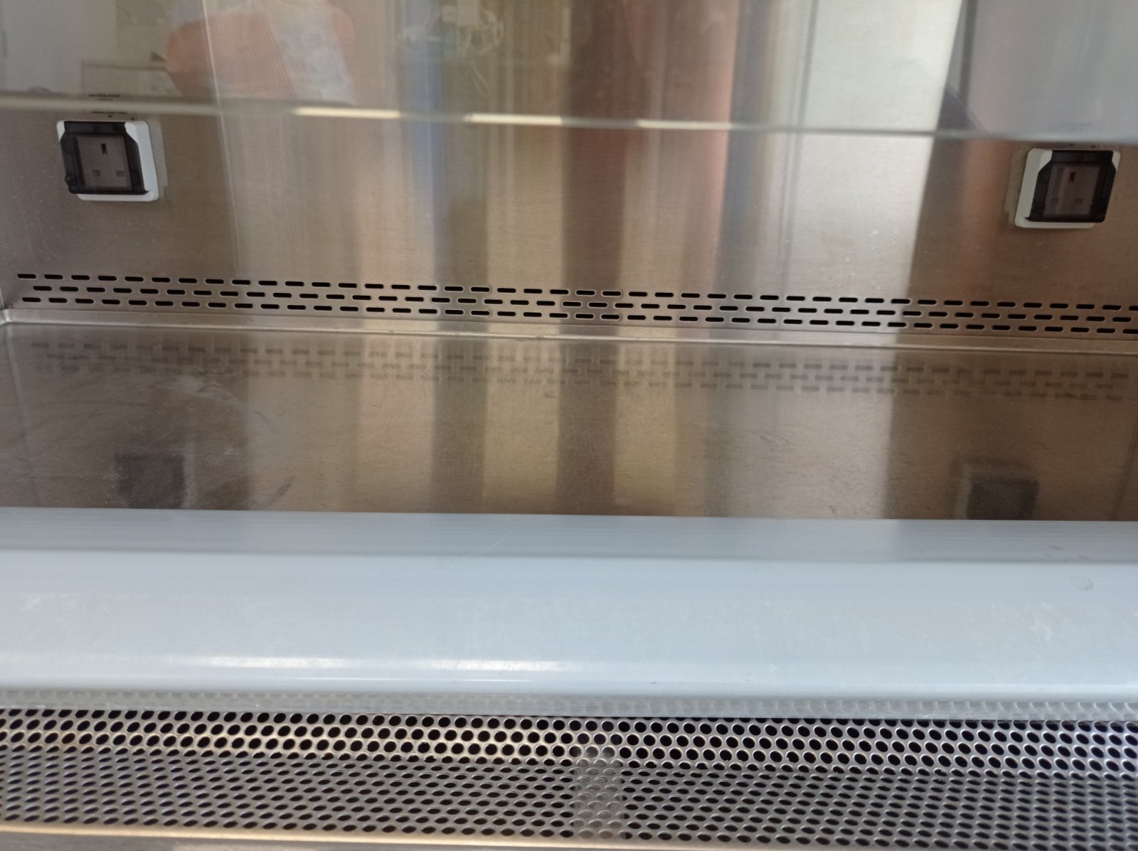 Nuaire NU-480 400E Laminar Extraction Bench, Refurbished - Image 6