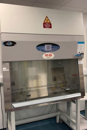Nuaire NU-480 400E Laminar Extraction Bench, Refurbished
