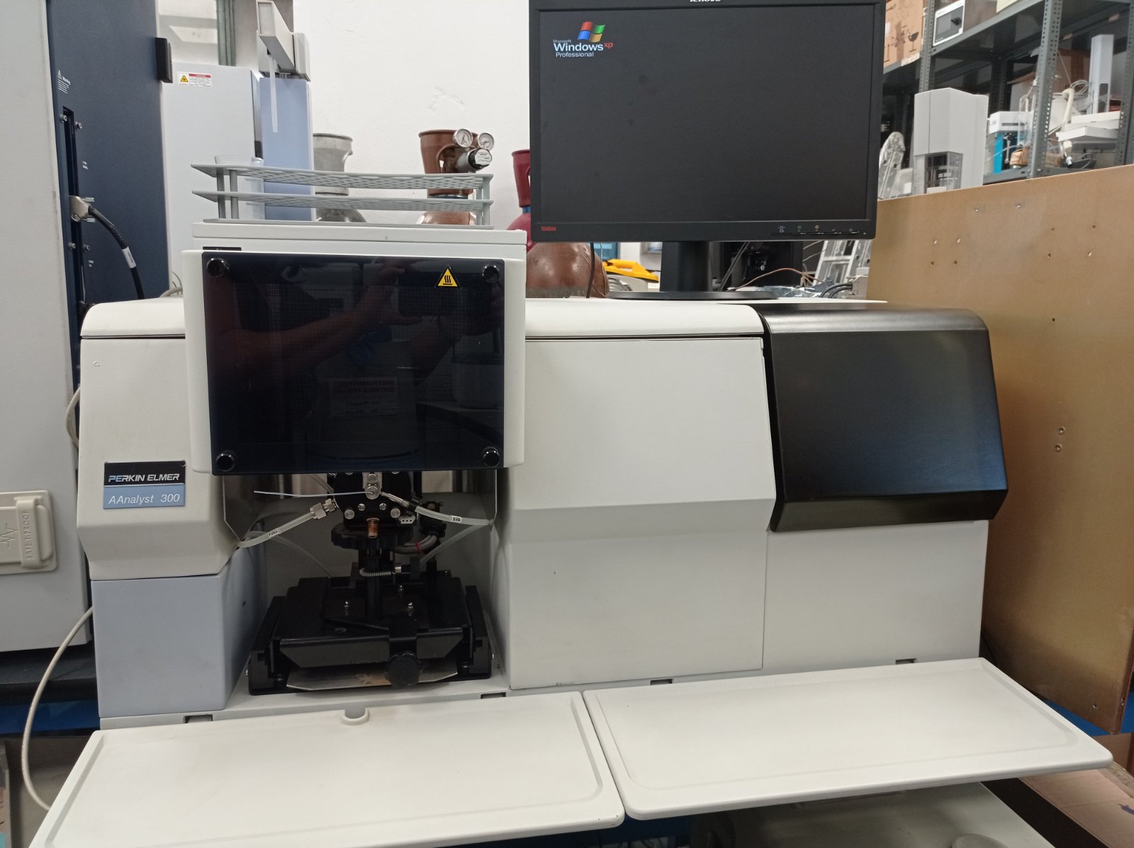 Atomic Absorption Perkin Elmer AAnalyst 300 with autosampler AS 90 Plus AAwinlab Software, Refurbished - Image 9