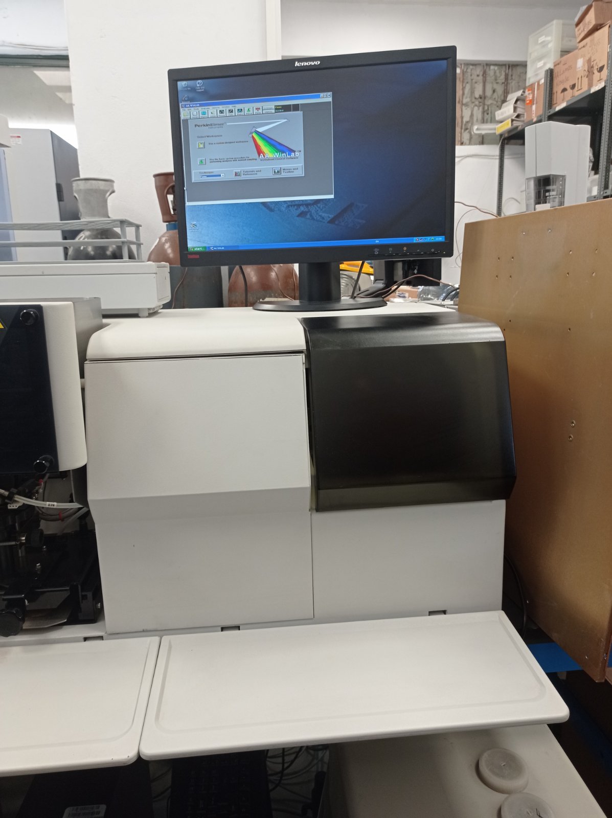 Atomic Absorption Perkin Elmer AAnalyst 300 with autosampler AS 90 Plus AAwinlab Software, Refurbished - Image 8