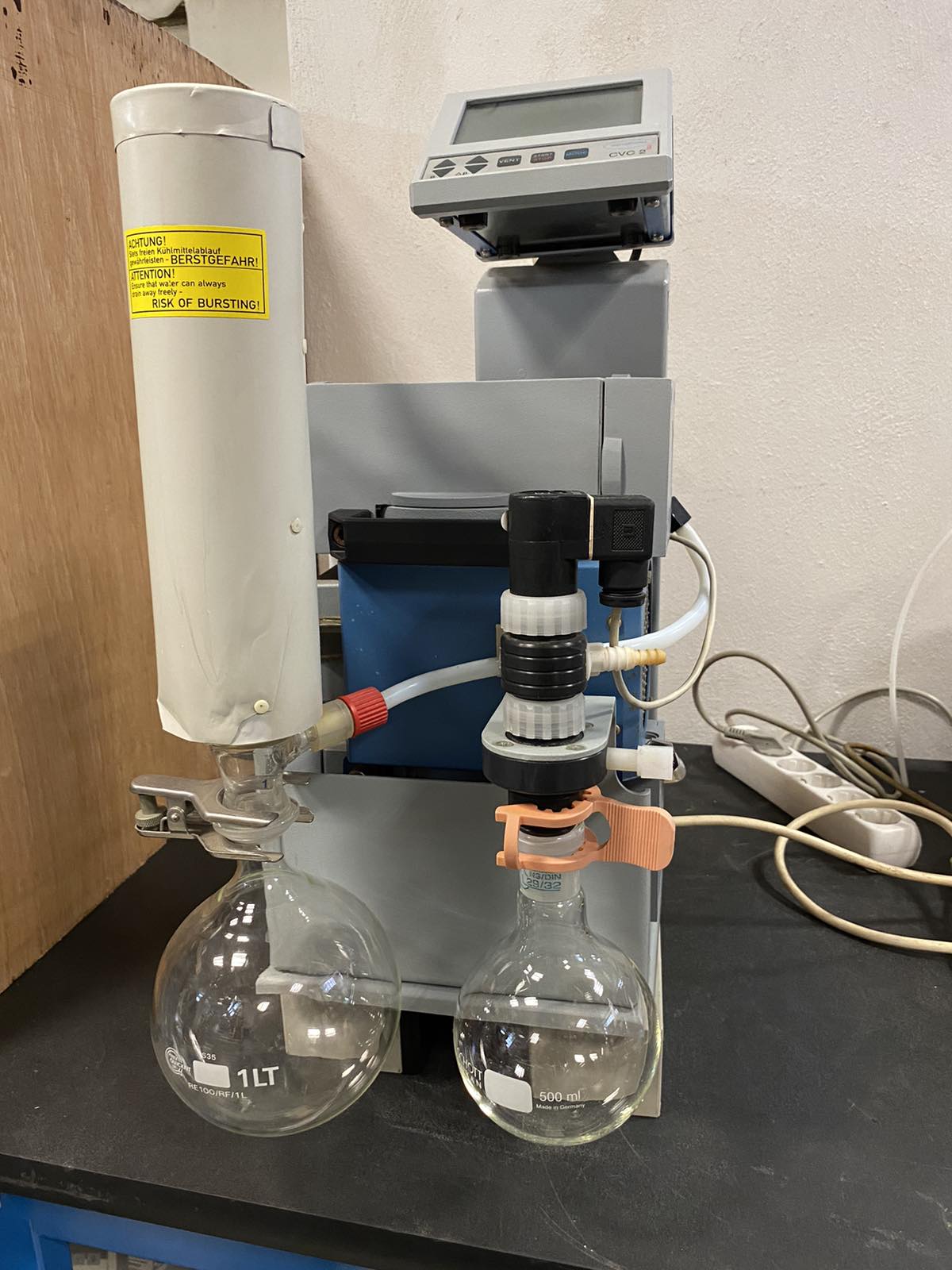 Vacuubrand Diaphragm Pumps with Solvent Recovery, Refurbished - Image 4