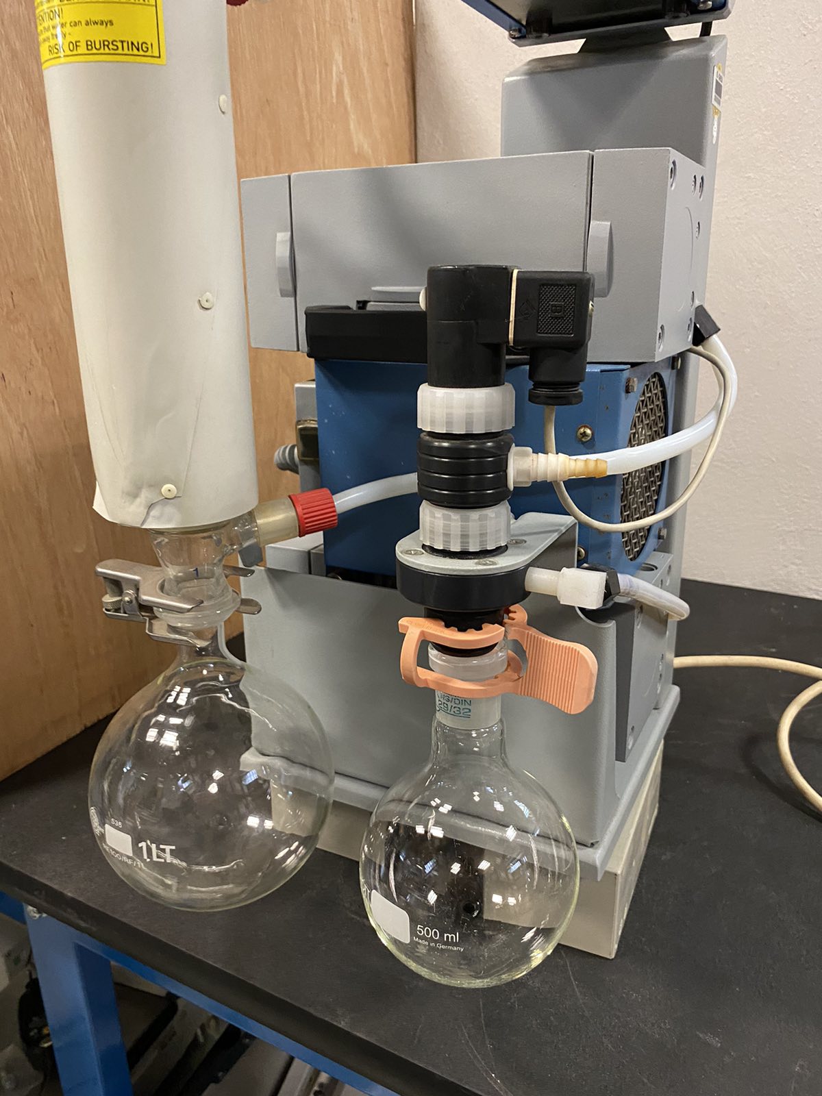 Vacuubrand Diaphragm Pumps with Solvent Recovery, Refurbished - Image 8