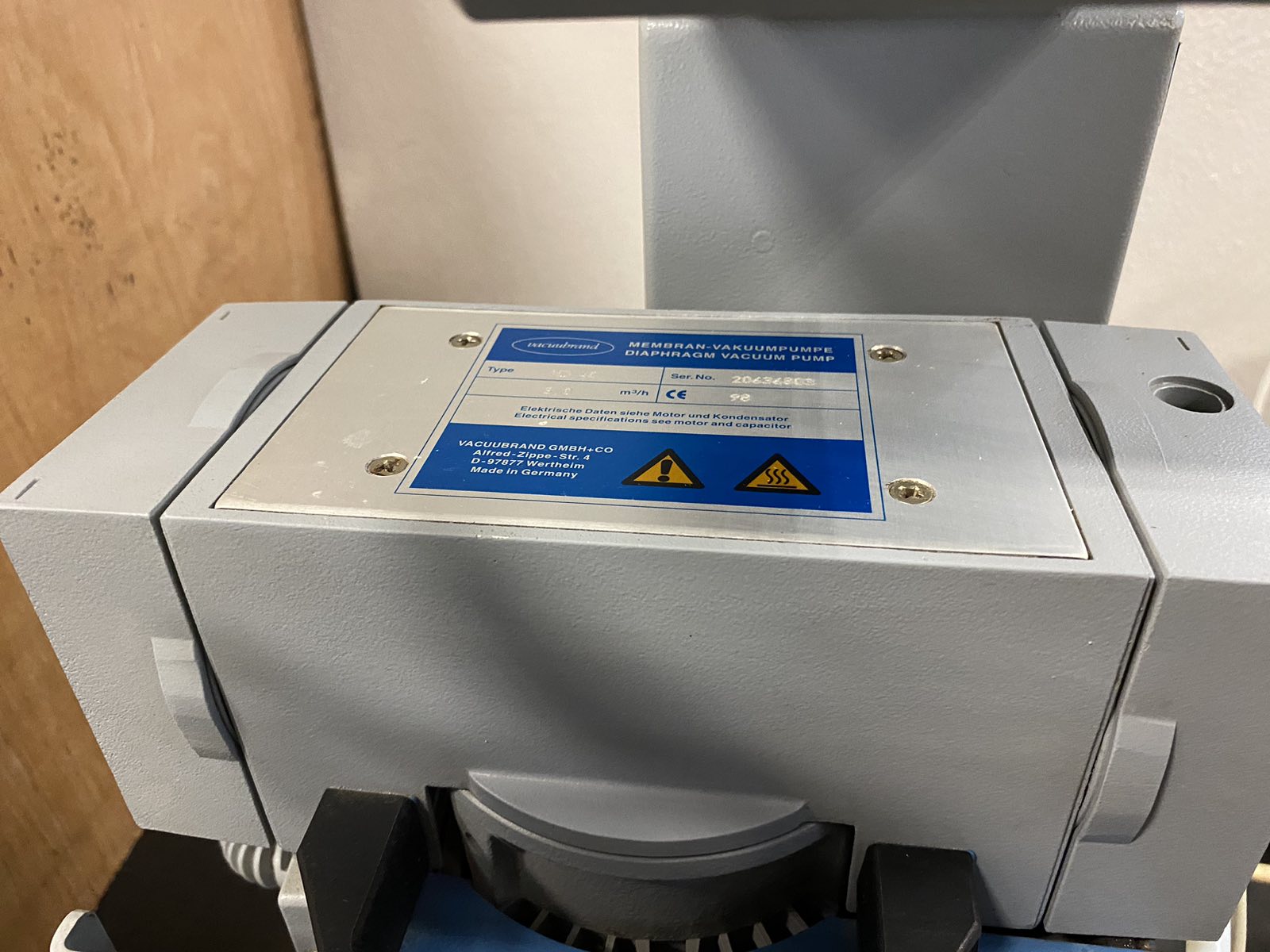 Vacuubrand Diaphragm Pumps with Solvent Recovery, Refurbished - Image 7