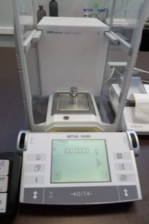 Mettler Toledo AX205 Delta Range with RS-P42 Printer, Refurbished