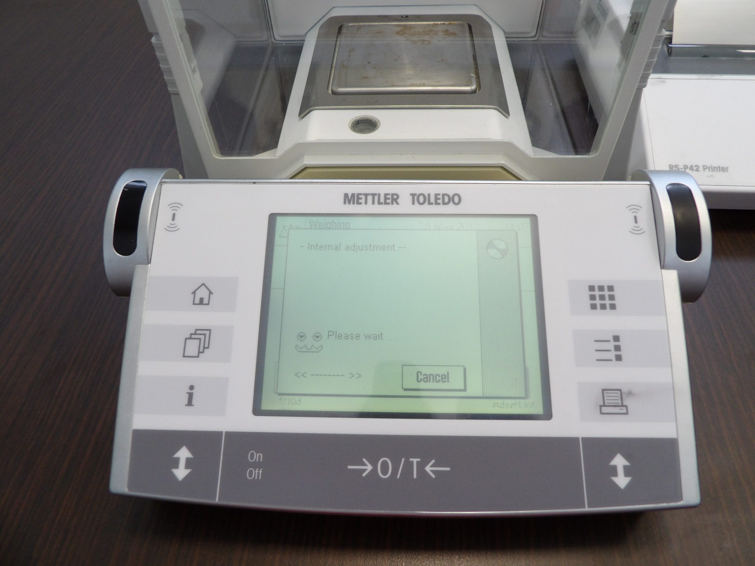 Mettler Toledo AX205 Delta Range with RS-P42 Printer, Refurbished - Image 4